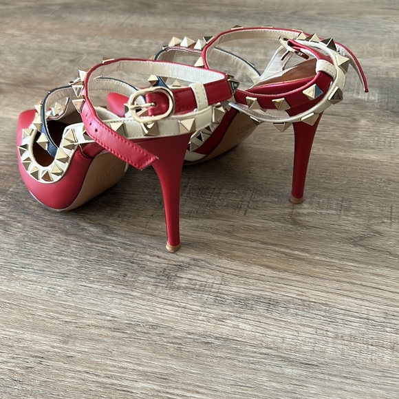 ❌SOLD❌ Valentino Red Rocksud Heels - 37/US6.5/US7 - Picture 5 of 9